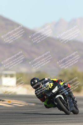 media/Oct-30-2025-Racers Edge (Thu) [[dabbdaf680]]/3-B Group/Session 2 (Turn 14)/